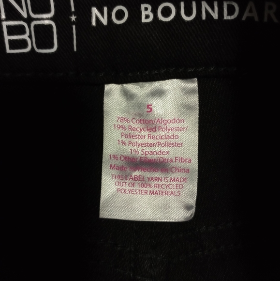 NO BOUNDARIES - Picture 4 of 4